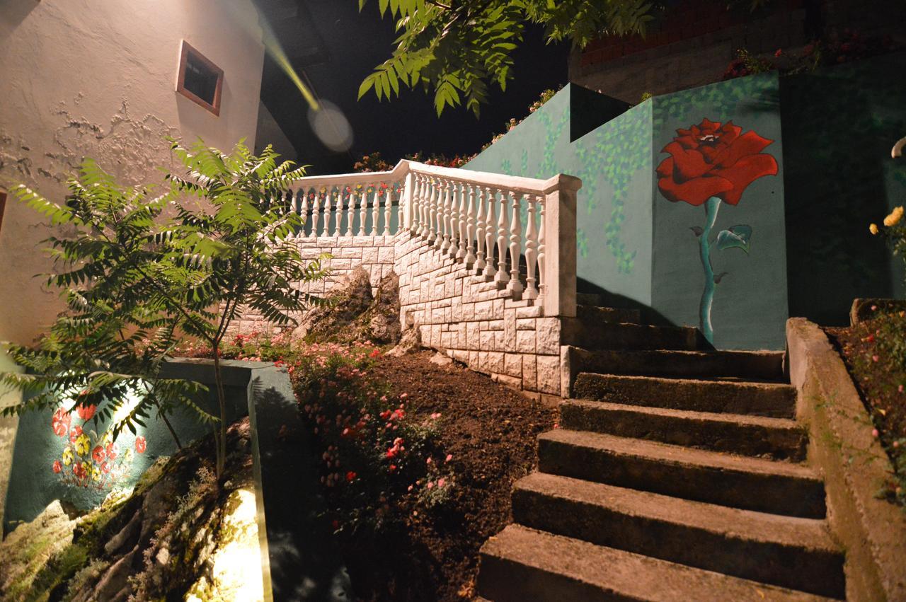 Hotel 24 Jul ปิเลฟเลีย ภายนอก รูปภาพ